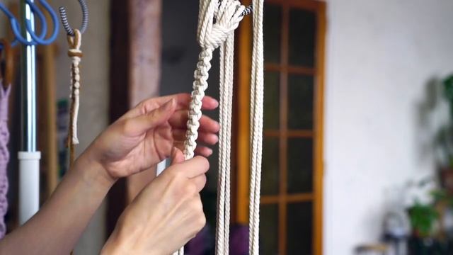 DIY MACRAME DEBUTANT | COMMENT FAIRE UNE SUSPENSION EN MACRAME POUR PLANTES | NOEUD PLAT смотреть онлайн