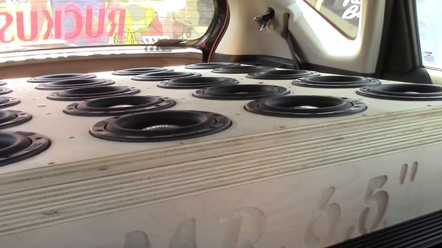 TWENTY 6.5" SUNDOWN AUDIO SUBS INSANE DEMO ! смотреть онлайн
