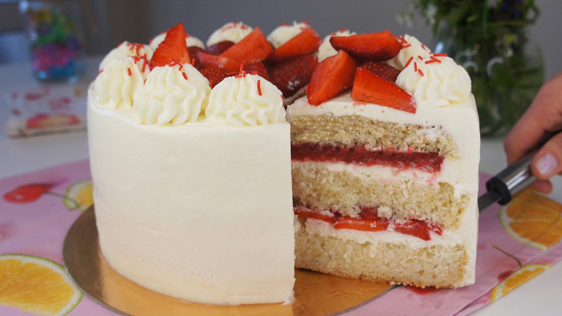 ТОРТ "СОЧНАЯ КЛУБНИКА" | КЛУБНИЧНЫЙ ТОРТ СО СВЕЖИМИ ЯГОДАМИ И КОНФИТЮРОМ рецепт смотреть онлайн