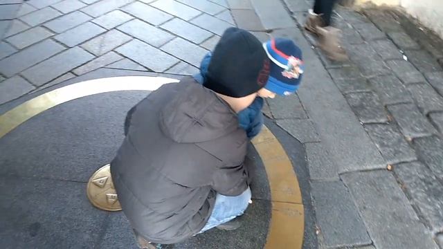 Братислава Stare Mesto. Гуляем по Старому Городу, идем на фонтаны Братиславы смотреть онлайн