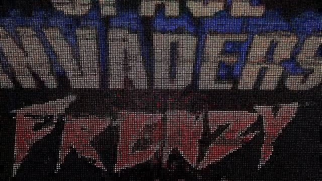 Space Invaders Frenzy - Attract Mode смотреть онлайн