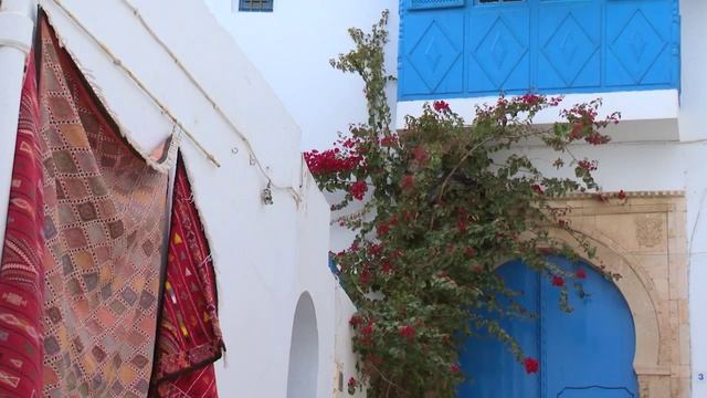 Без мини-юбок по Тунису смотреть онлайн