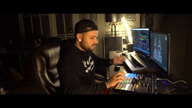 KomaCasper- Sky (Remix) смотреть онлайн