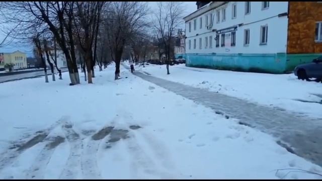 В Вольске не чистят тротуары от снега и льда смотреть онлайн