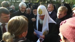 Патриарх Кирилл посетил русское кладбище Сен-Женевьев-де-Буа