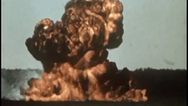 Babes and Bombs смотреть онлайн