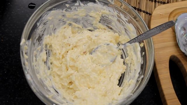 ГОТОВИМ ЗАПЕЧЕННЫЕ МИДИИ ПОД СЫРНОЙ ШАПКОЙ. смотреть онлайн