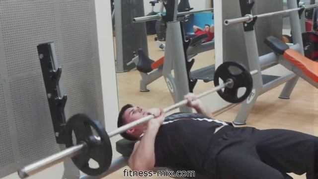 Жим штанги, лёжа узким хватом смотреть онлайн