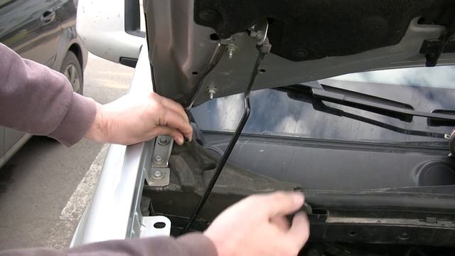 Замена омывающей жидкости (омывайки) Peugeot Partner Tepee смотреть онлайн