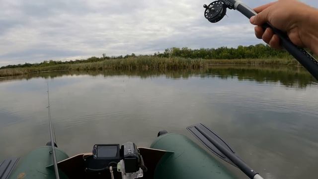 РЫБАЛКА НА ПОПЛАВОЧНУЮ УДОЧКУ ! ОСЕНЬ уже близко !! смотреть онлайн