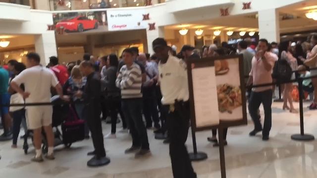 СТАРТ ПРОДАЖ IPHONE. iPhone 7, iPhone 7+. Очередь. Старт продаж. 16 сентября 2016. смотреть онлайн