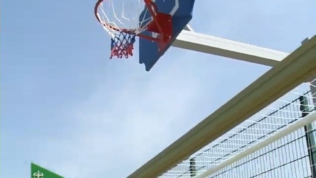 В селе Ливенка открыли многофункциональную спортивную площадку. 20.08.2019 смотреть онлайн