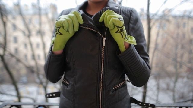 Яркие и необычные женские перчатки из Франции смотреть онлайн