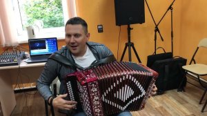 Анатолий Гальянов хвастается новой гармонью !!!