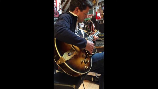 1952 Gibson L5 With Standel 84L15V смотреть онлайн