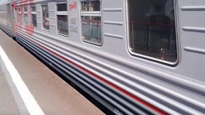 Поезд 187 Архангельск - Новороссийск на станции Сергиев Посад