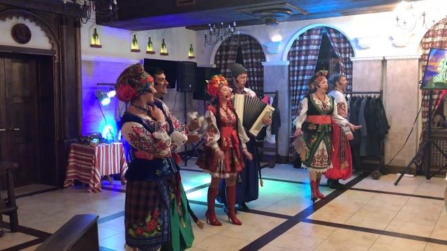 Славяне. Украина. Танцы с юбиляром. смотреть онлайн