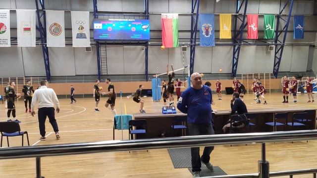 Шахтер (Солигорск) — Факел (Новый Уренгой). Разминка на сетке смотреть онлайн