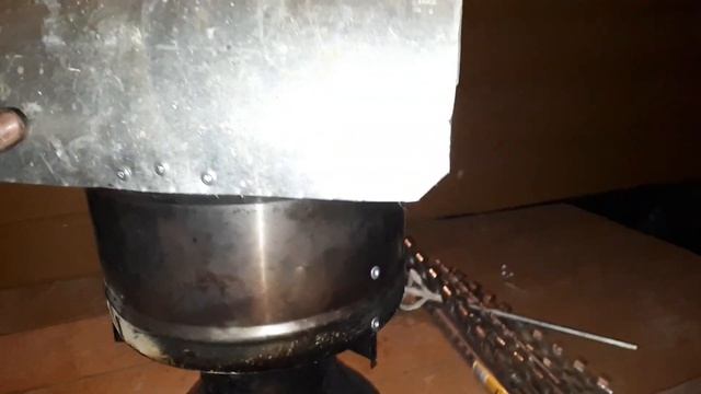 Ремонт оголовка дымохода. Ремонтируем оголовок трубы. Замена зонтика оголовка. Оголовок и его ремон смотреть онлайн