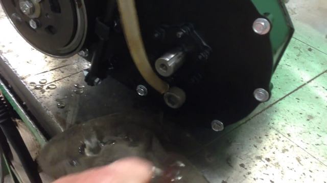 Двухступенчатый редуктор с центробежным сцеплением. смотреть онлайн