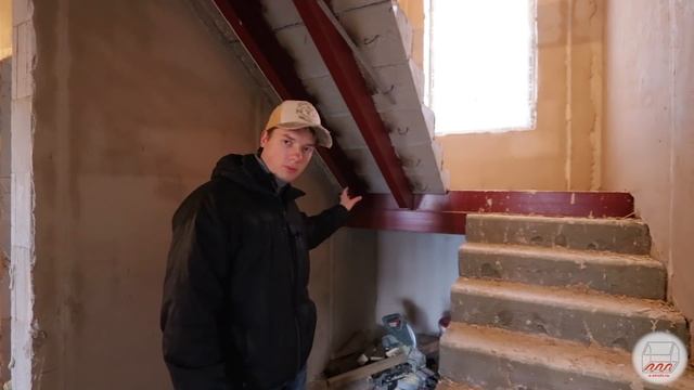 Двухэтажынй дом 9*12 из газобетона на УШП | Штукатурим стены | Кириши | Андрей Шанс VLOG #46 смотреть онлайн