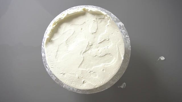 How to use Russian Piping tips - testing 33 tips and creating a Silver Leaf Floral Buttercream Cake смотреть онлайн