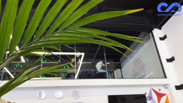 Optimize your work with Docker: Use Docker for backend and frontend develop смотреть онлайн