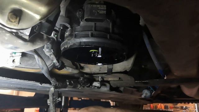 HOW TO CHANGE FUEL FILTER ON MERCEDES BENZ E 220 / W213 смотреть онлайн