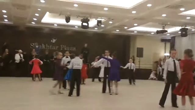 Бальные танцы, дети 4-5 лет. Стёпа и Дарина . Ча-ча-ча, Джайв. смотреть онлайн