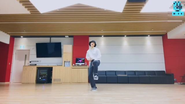 Stray Kids Hwang Hyunjin dance compilation in his vlives pt2 смотреть онлайн