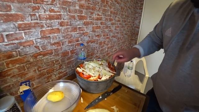 ШАШЛЫК ИЗ БАРАНИНЫ КАЗАЧЬЯ ПОХЛЁБКА В КАЗАНЕ НА КОСТРЕ смотреть онлайн