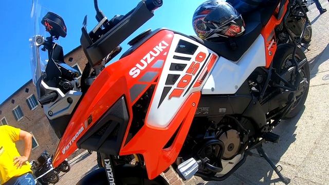 Suzuki V-Strom 2022: vent'anni di successi смотреть онлайн
