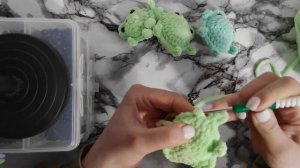 Лягушонок Миник крючком / МК вязанный брелок жабка быстро и просто