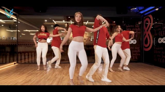Grupo Esencia Korea 3rd - Salsal&Gina(살살&쥐나) / Lotería - Prince Royce / Bachata dance M/V смотреть онлайн
