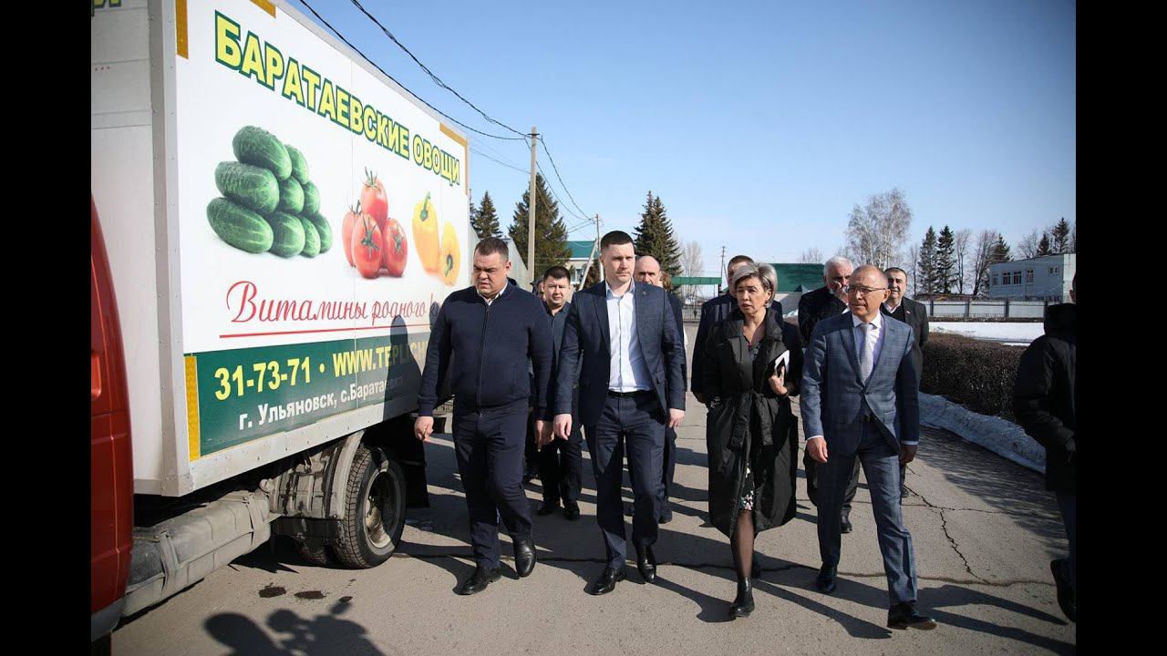 ДЕПУТАТЫ ЗАКОНОДАТЕЛЬНОГО СОБРАНИЯ ПОСЕТИЛИ АО "ТЕПЛИЧНОЕ" смотреть онлайн