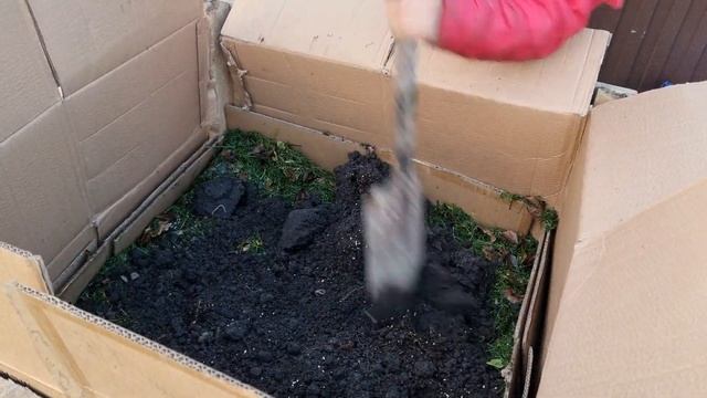 земля замерзла в теплице намного больше чем на улице, размышление о компосте и мин. удобрениях смотреть онлайн