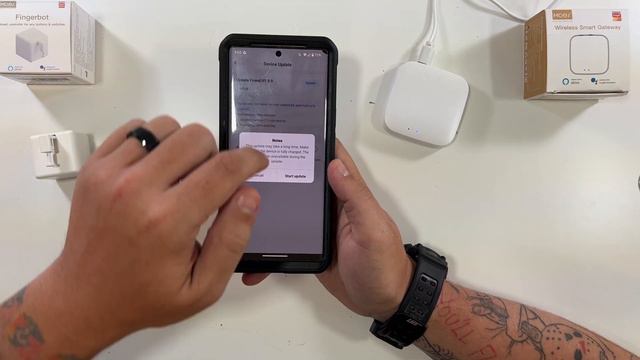 Fingerbot with Wireless Smart Gateway Setup & Review смотреть онлайн