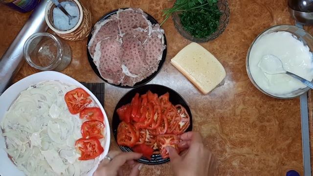 Очень вкусное мясо в духовке.Как приготовить мясо по Французски. Мясо с сыром и помидорами в духовк смотреть онлайн