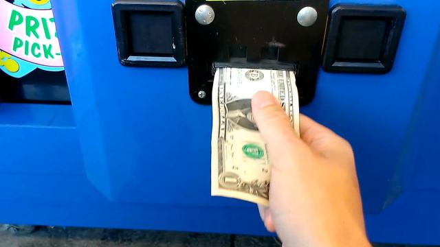 PLUSH BUS CLAW MACHINE @WALMART WHAT THE HELL?!? CRAZY BILL ACCEPTOR смотреть онлайн
