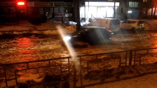 Лужи и цветущие деревья: вернется ли зима в Ижевск? смотреть онлайн