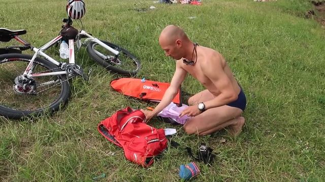 Буй для плавания на открытой воде из Декатлона. OWS 500 NABAIJI