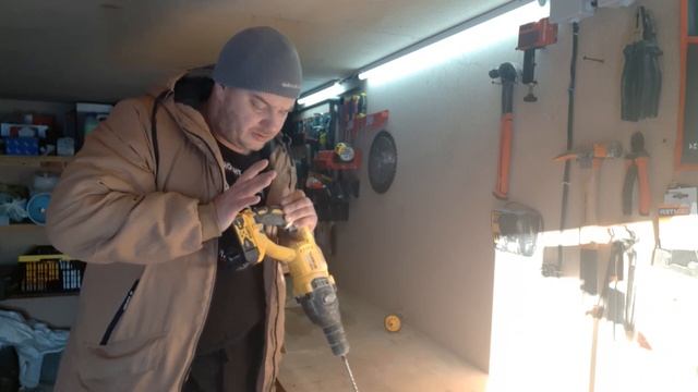 Dewalt DCH 133 N . Лучший перфоратор.