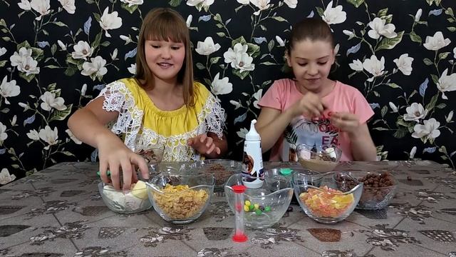 ЧЕЛЛЕНДЖ УСПЕТЬ УКРАСИТЬ МОРОЖЕНОЕ ЗА 1 МИНУТУ ! VALERIA HAPPY смотреть онлайн