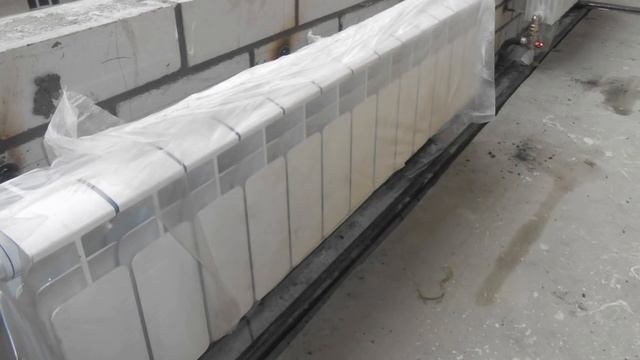 Очередной нестандартный перенос и установка радиаторов отопления.mp4 смотреть онлайн