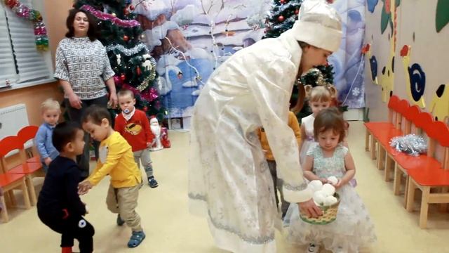 Новогодний утренник. Солнечный зайчик, ясли, 23.12.22 смотреть онлайн