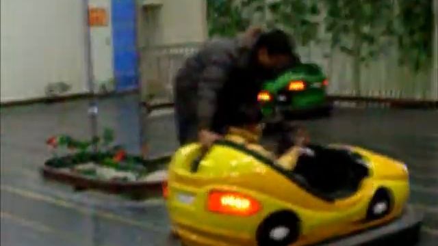 Bumper Cars in Wuxi, China смотреть онлайн