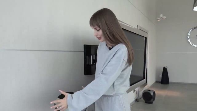 ДОМ С НЕОБЫЧНЫМ ДИЗАЙНОМ ЗА ПОЛМИЛЛИАРДА РУБЛЕЙ / КП Кристалл Истра смотреть онлайн