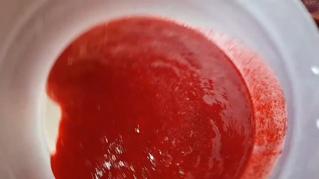 Кизиловое варенье без варки, цыганка готовит. Свежее варенье из кизила. Gipsy cuisine. смотреть онлайн