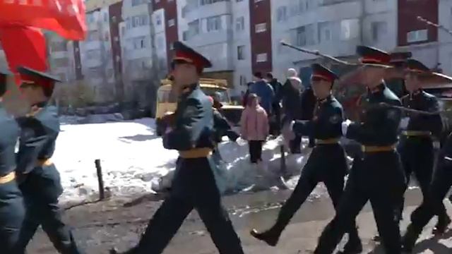 Парады под окнами ветеранов смотреть онлайн