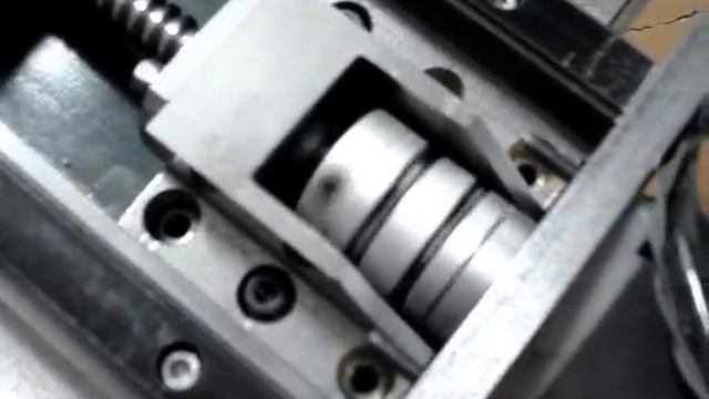 Video of test motion my Z axis. Autotunning is a bad working. Видео работы моей Z оси. смотреть онлайн